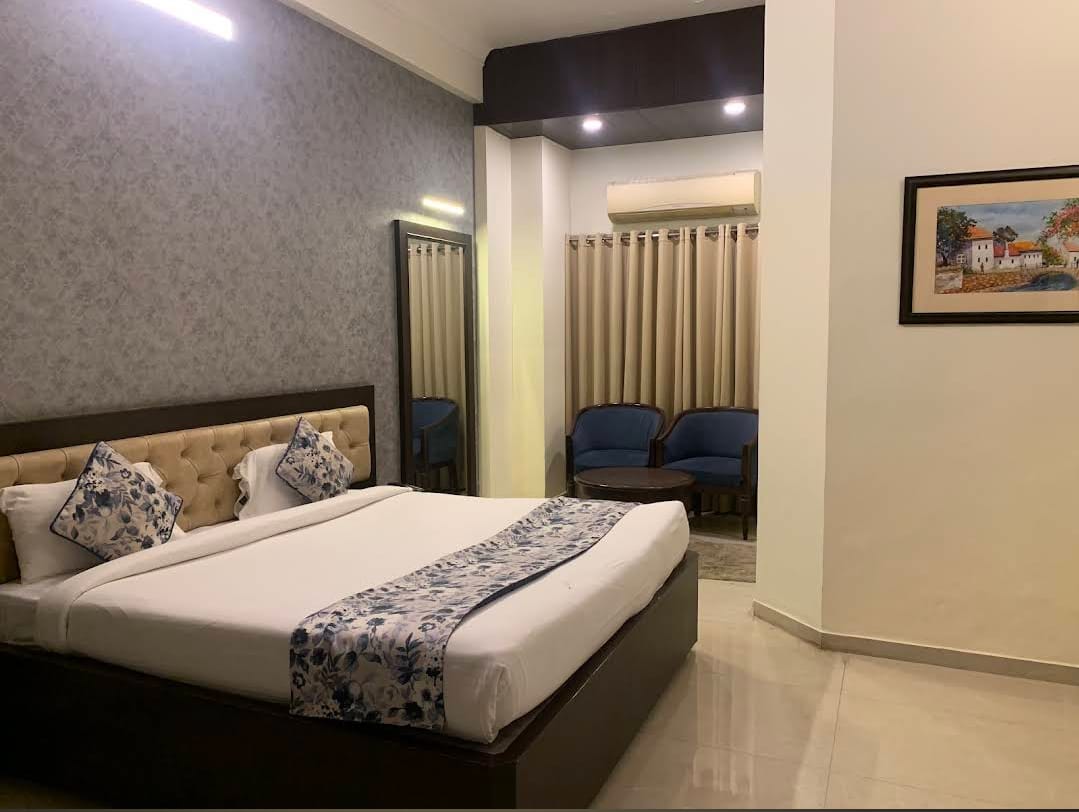 2-Bed Non-AC at Sri Janaki Mahal Trust Ayodhya — Cozy room with natural ventilation, perfect for budget pilgrims
